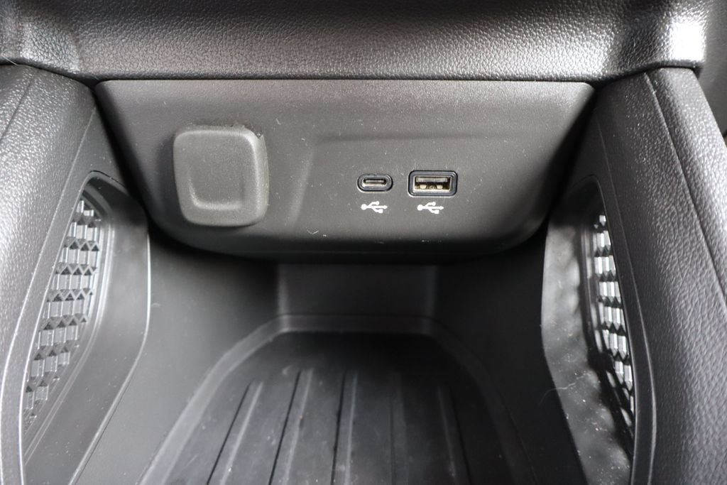 Used 2025 Chevrolet TrailBlazer LT w/ LT Cold Weather Package FWD image 15