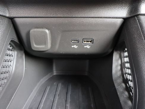 Used 2025 Chevrolet TrailBlazer LT w/ LT Cold Weather Package FWD image 15