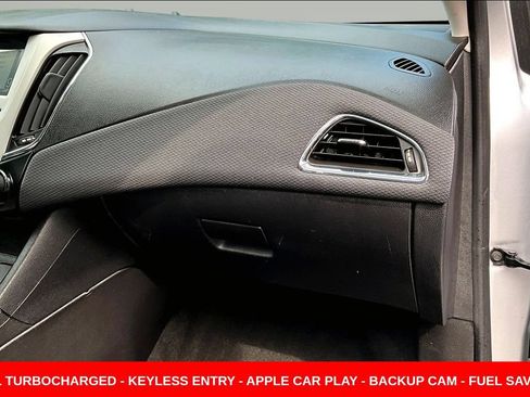 Used 2018 Chevrolet Cruze LS FWD image 24