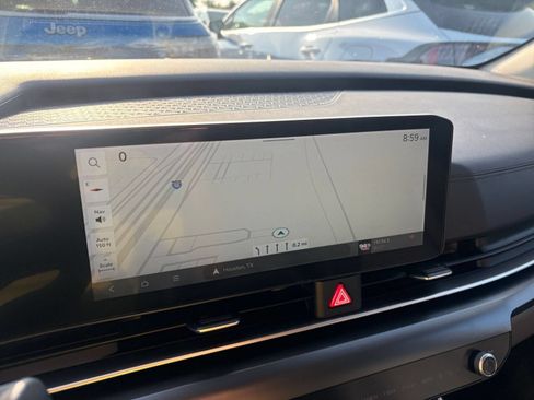 Used 2026 Kia Carnival FWD image 19
