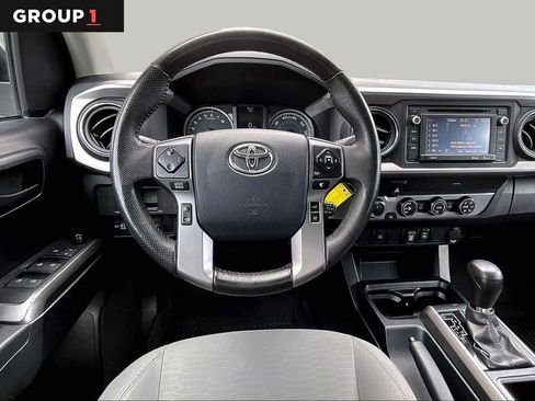 Used 2019 Toyota Tacoma SR5 AWD/4WD image 6