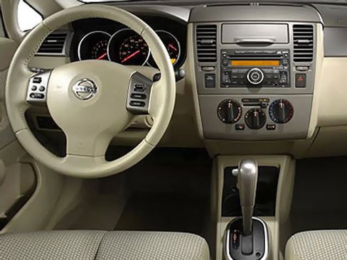 Used 2009 Nissan Versa Sedan w/ ABS Pkg FWD image 4