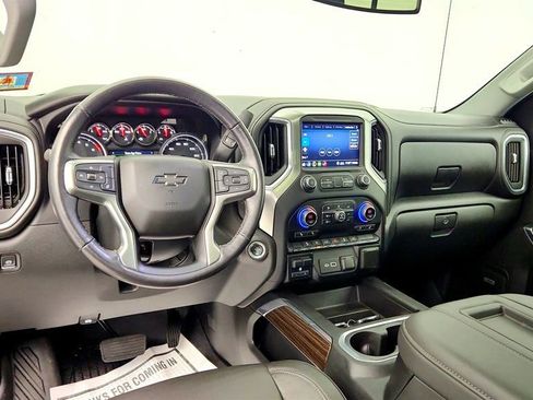 Used 2020 Chevrolet Silverado 1500 LT Trail Boss AWD/4WD image 12