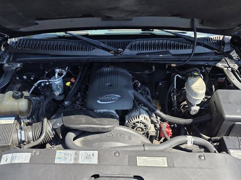 Used 2004 Chevrolet Silverado 2500 LS w/ Skid Plate Package image 11