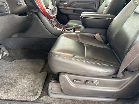 Used 2013 Cadillac Escalade EXT Premium AWD/4WD image 10