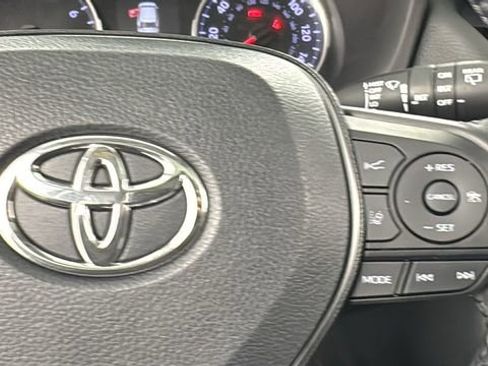 Used 2019 Toyota RAV4 XLE Premium image 23