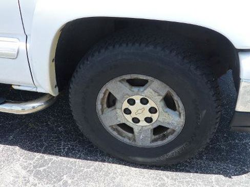 Used 2006 Chevrolet Silverado 1500 LT w/ Light Duty Power Package AWD/4WD image 11