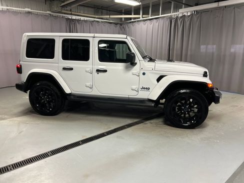 Used 2025 Jeep Wrangler Unlimited Sahara image 8