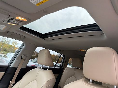 Used 2022 Toyota Highlander XLE image 22