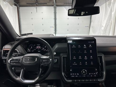 Used 2025 GMC Yukon XL Denali w/ Sun & Power Step Package image 17