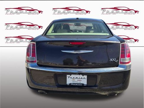 Used 2012 Chrysler 300 C RWD image 5