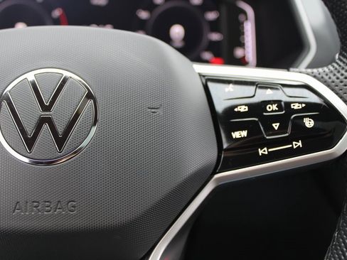 Certified 2023 Volkswagen Tiguan SEL R-Line image 13