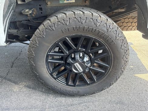 Used 2017 Ford F350 XL w/ Power Equipment Group AWD/4WD image 4