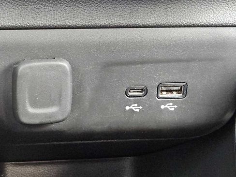 Used 2025 Chevrolet TrailBlazer LT FWD image 25