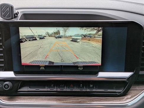 Used 2024 Chevrolet Silverado 2500 LT w/ Convenience Package image 12