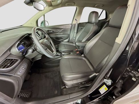 Used 2022 Buick Encore Preferred w/ Safety Package image 14