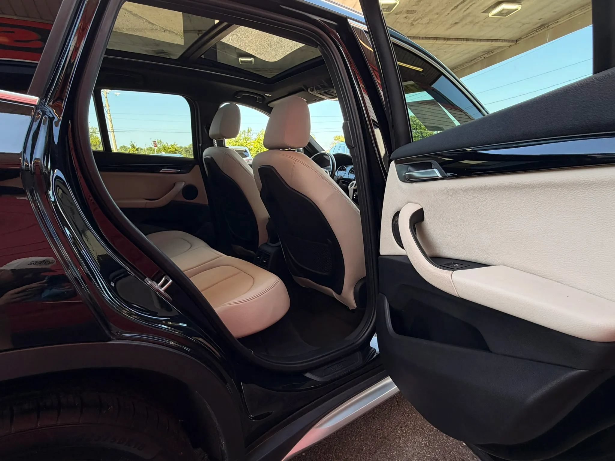 Used 2019 BMW X1 sDrive28i w/ Convenience Package FWD image 11