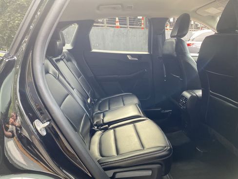 Used 2025 Ford Escape Platinum AWD/4WD image 17
