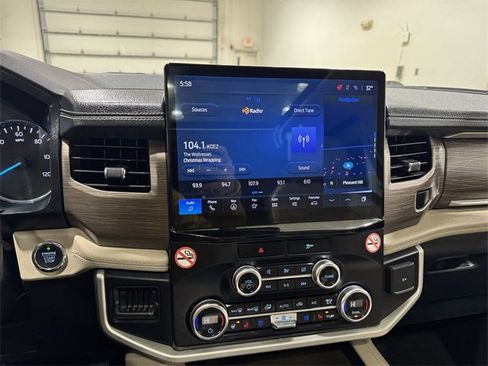 Used 2023 Ford Expedition Max Limited image 29