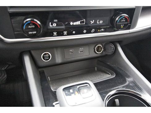 Used 2023 Nissan Rogue SV image 21