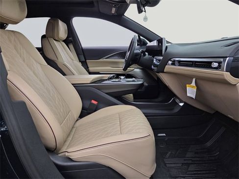 New 2025 Cadillac Lyriq Luxury image 14