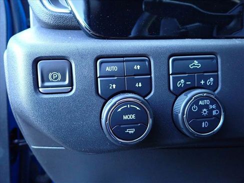 Used 2023 Chevrolet Silverado 1500 LT Trail Boss w/ Protection Package AWD/4WD image 15