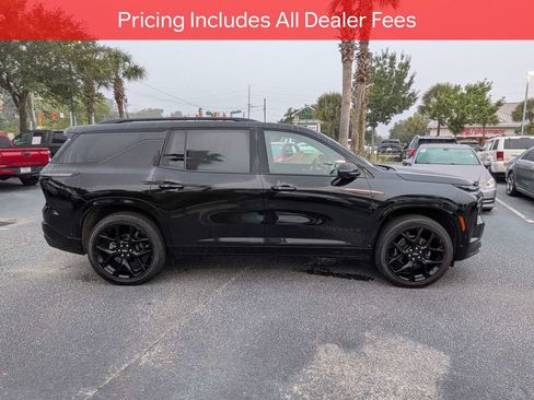 Used 2024 Chevrolet Traverse RS FWD image 3