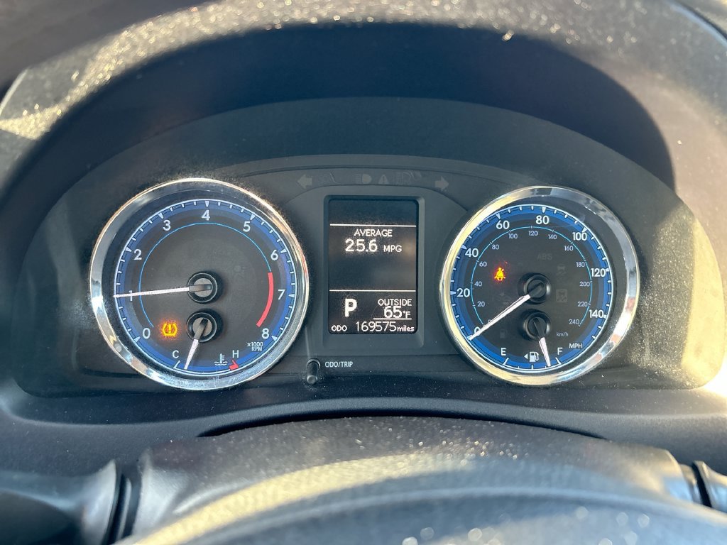 Used 2018 Toyota Corolla LE FWD image 20