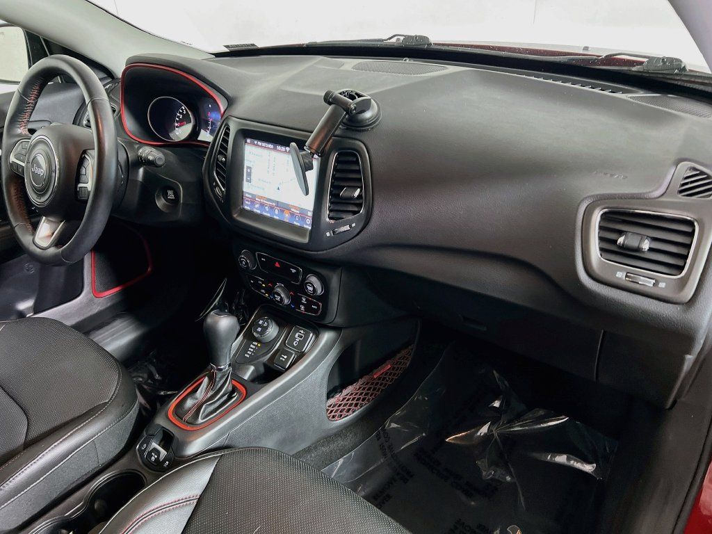 Used 2020 Jeep Compass Trailhawk w/ Leather Interior Group AWD/4WD image 26