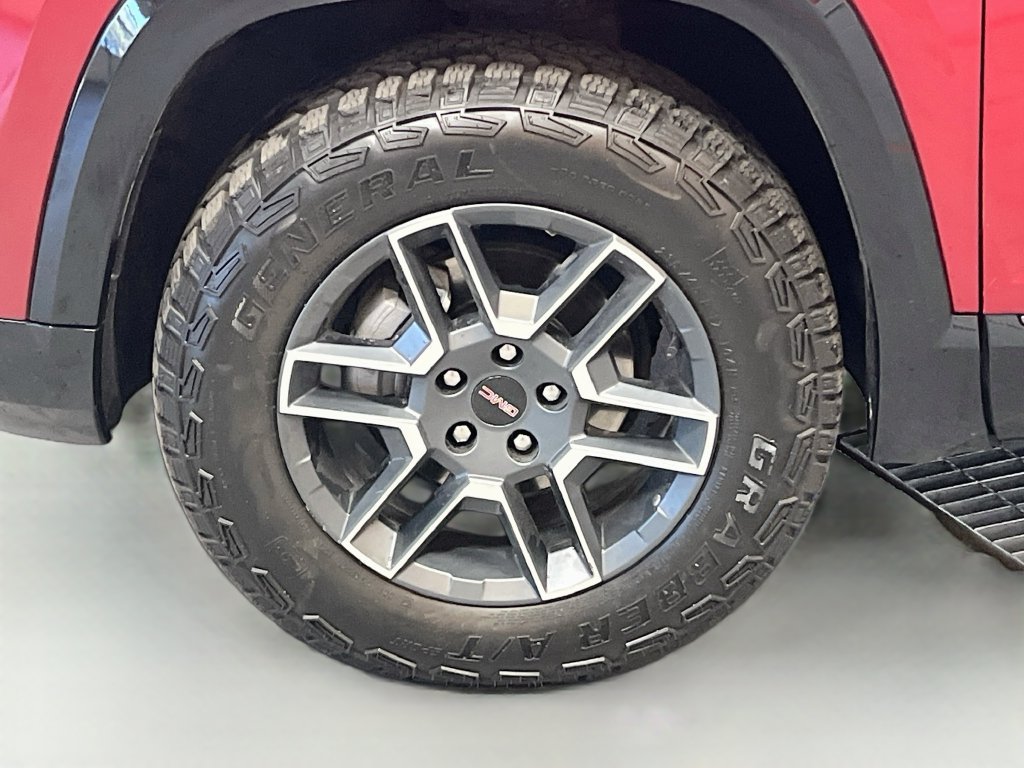 Used 2026 GMC Terrain AT4 w/ Technology Package II AWD/4WD image 30
