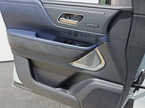 New 2026 INFINITI QX80 4WD w/ Sport Exterior Package image 26