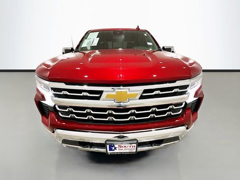 Used 2025 Chevrolet Silverado 1500 LTZ AWD/4WD image 2