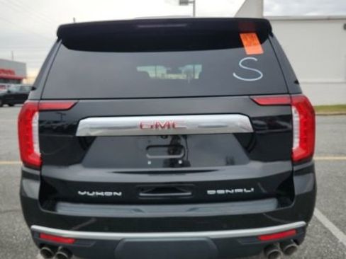 Used 2021 GMC Yukon Denali image 6