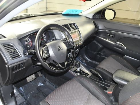 Used 2019 Mitsubishi Outlander Sport SE AWD/4WD image 2