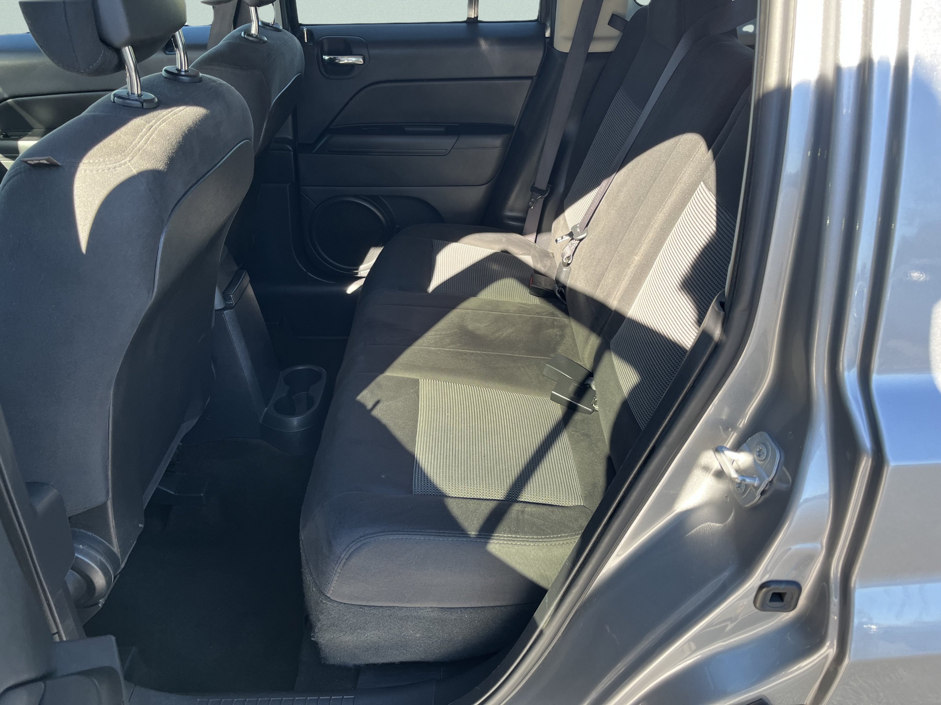 Used 2016 Jeep Patriot Latitude FWD image 12