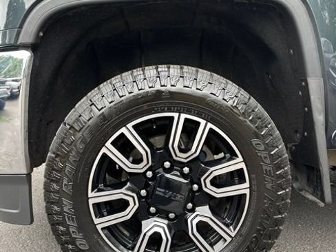 Used 2019 GMC Sierra 2500 SLT w/ Duramax Plus Package AWD/4WD image 21
