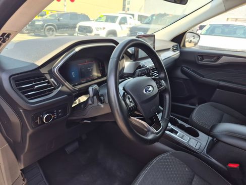 Used 2023 Ford Escape Active AWD/4WD image 17