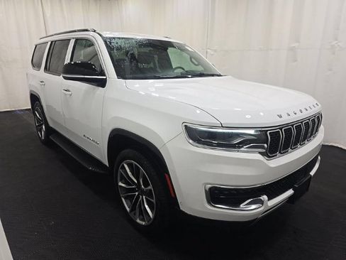 Used 2023 Jeep Wagoneer Series II w/ Premium Group I AWD/4WD image 3