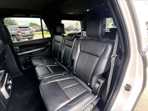 Used 2019 Ford Expedition XLT w/ Equipment Group 202A RWD image 21