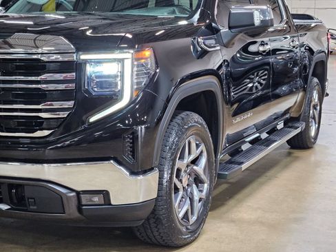 Used 2023 GMC Sierra 1500 SLT AWD/4WD image 12