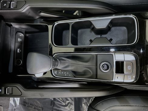 Used 2025 Kia Telluride S FWD image 22