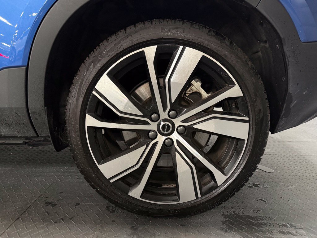 Used 2021 Volvo XC40 P8 Recharge w/ Climate Package AWD/4WD image 7