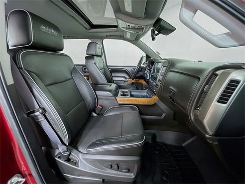 Used 2017 Chevrolet Silverado 1500 High Country image 32