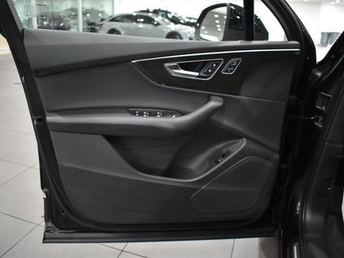 Used 2022 Audi Q7 3.0T Premium w/ Convenience Package image 34