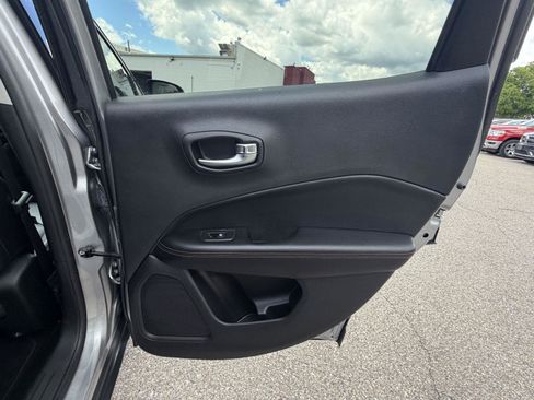Used 2019 Jeep Compass Limited AWD/4WD image 30