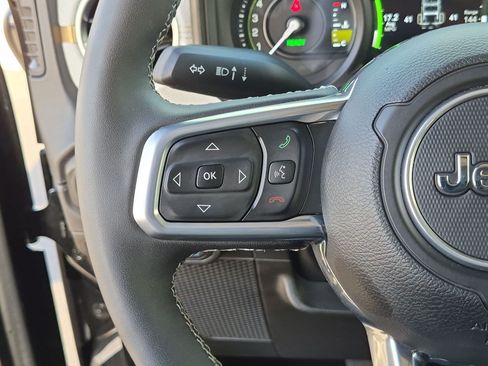 Used 2025 Jeep Wrangler Unlimited Sahara w/ Safety Group AWD/4WD image 19