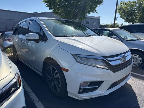 Used 2018 Honda Odyssey Elite image 2