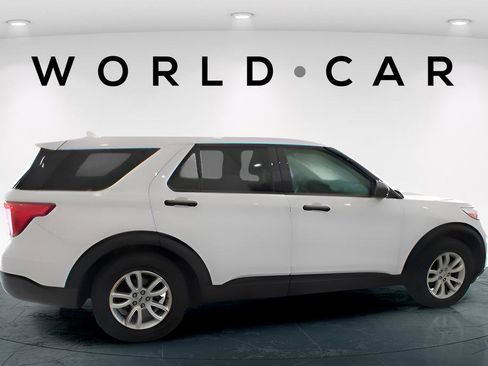 Used 2020 Ford Explorer w/ 3rd Row, Rear Camera, Rever image 8