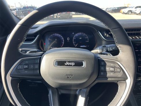 New 2025 Jeep Grand Cherokee L Altitude image 15