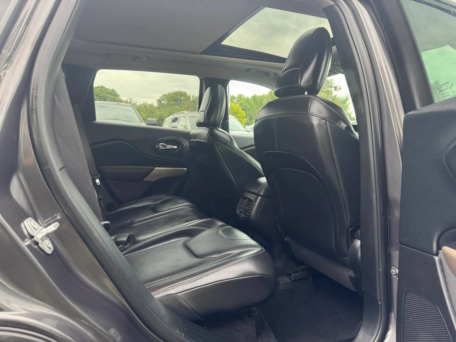 Used 2017 Jeep Cherokee High Altitude AWD/4WD image 15